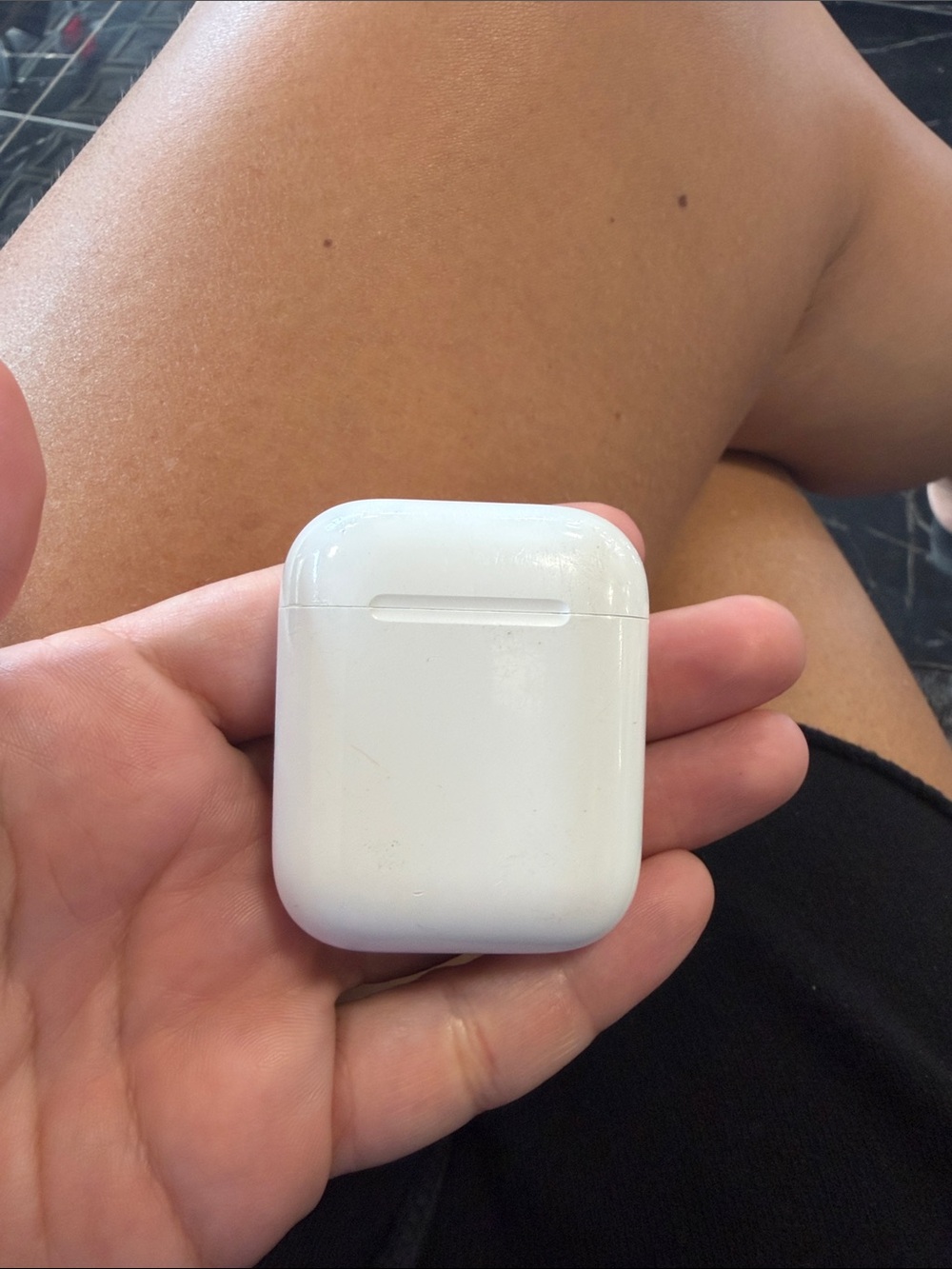 Apple White Earbud Charging Case